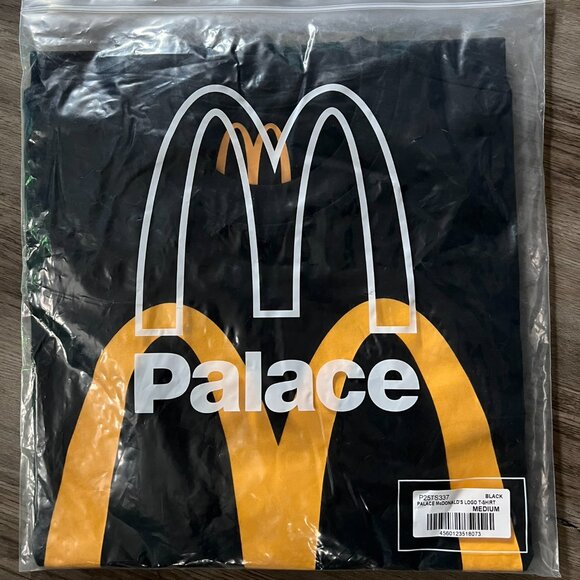 Palace x McDonald's Logo T-shirt size M Brand new - Picture 2 of 3